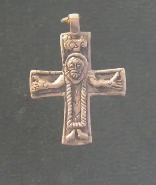 Pendant, crucifix